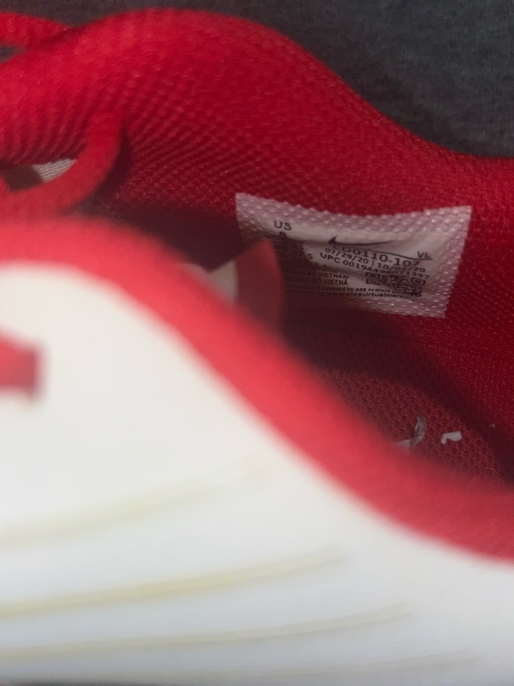 Nike White and Red Training Sneakers - Picture 5 of 10